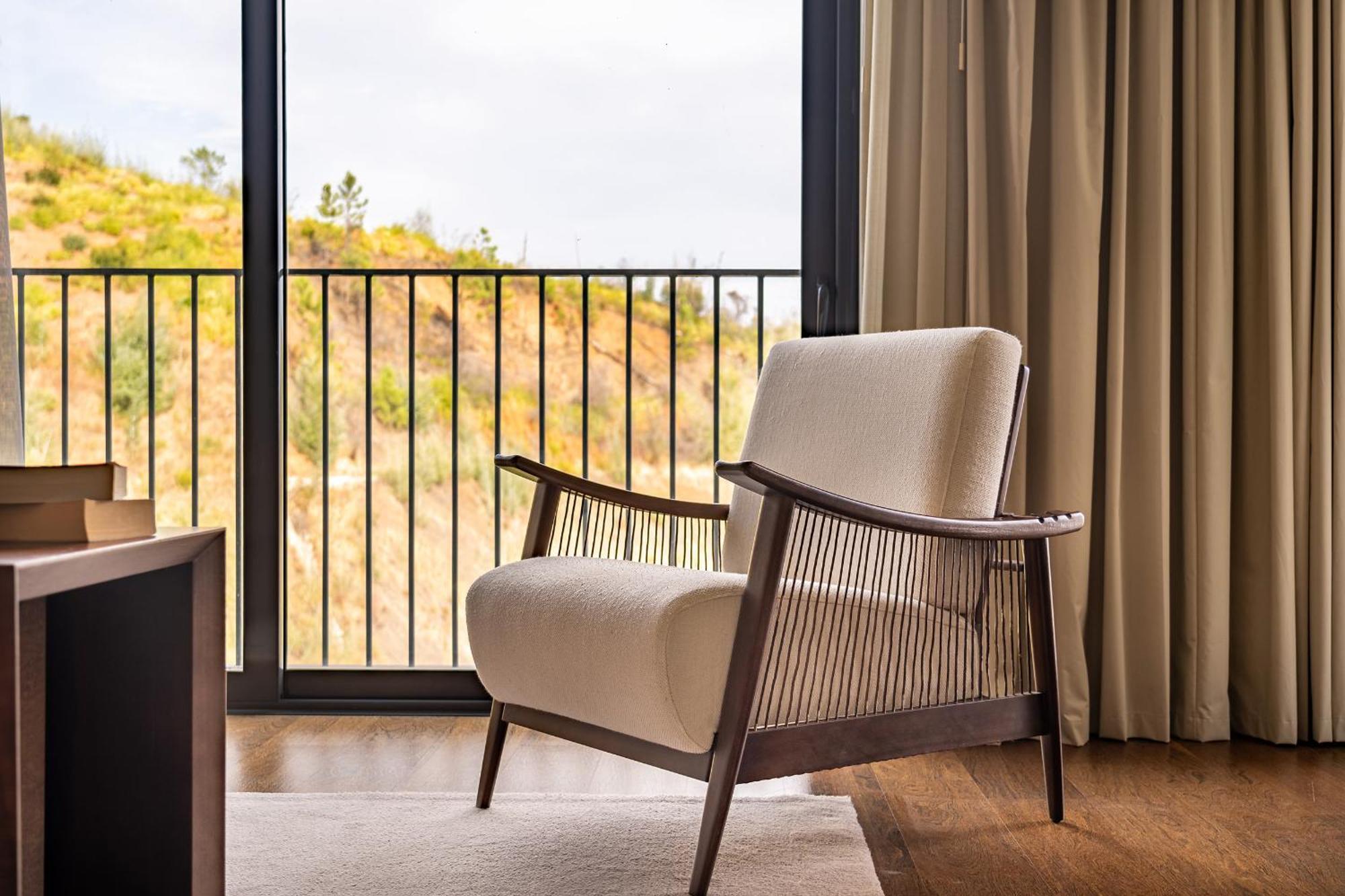 Monchique Resort & Spa Εξωτερικό φωτογραφία A chair with a woven back
