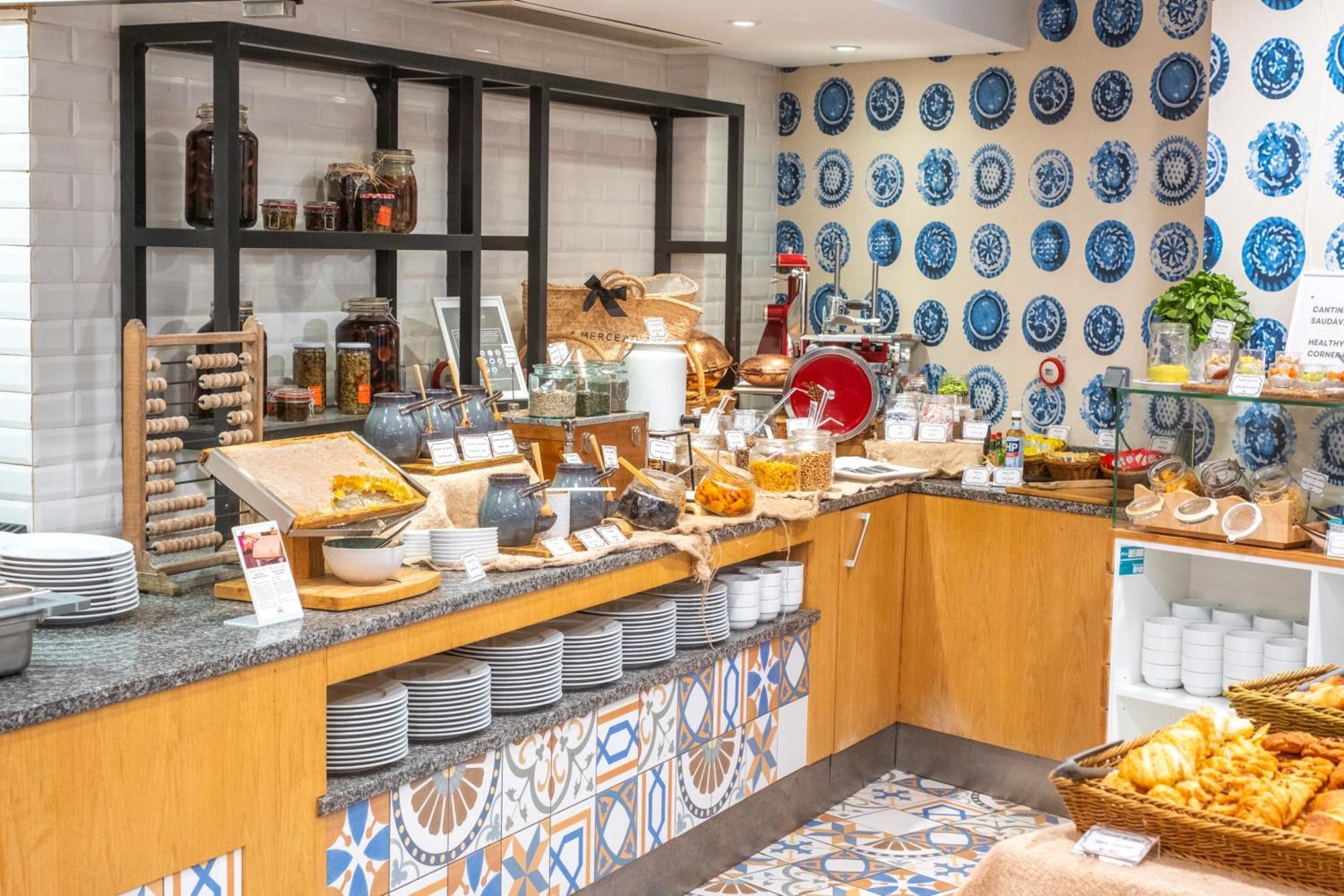 Monchique Resort & Spa Εξωτερικό φωτογραφία A buffet at a hotel