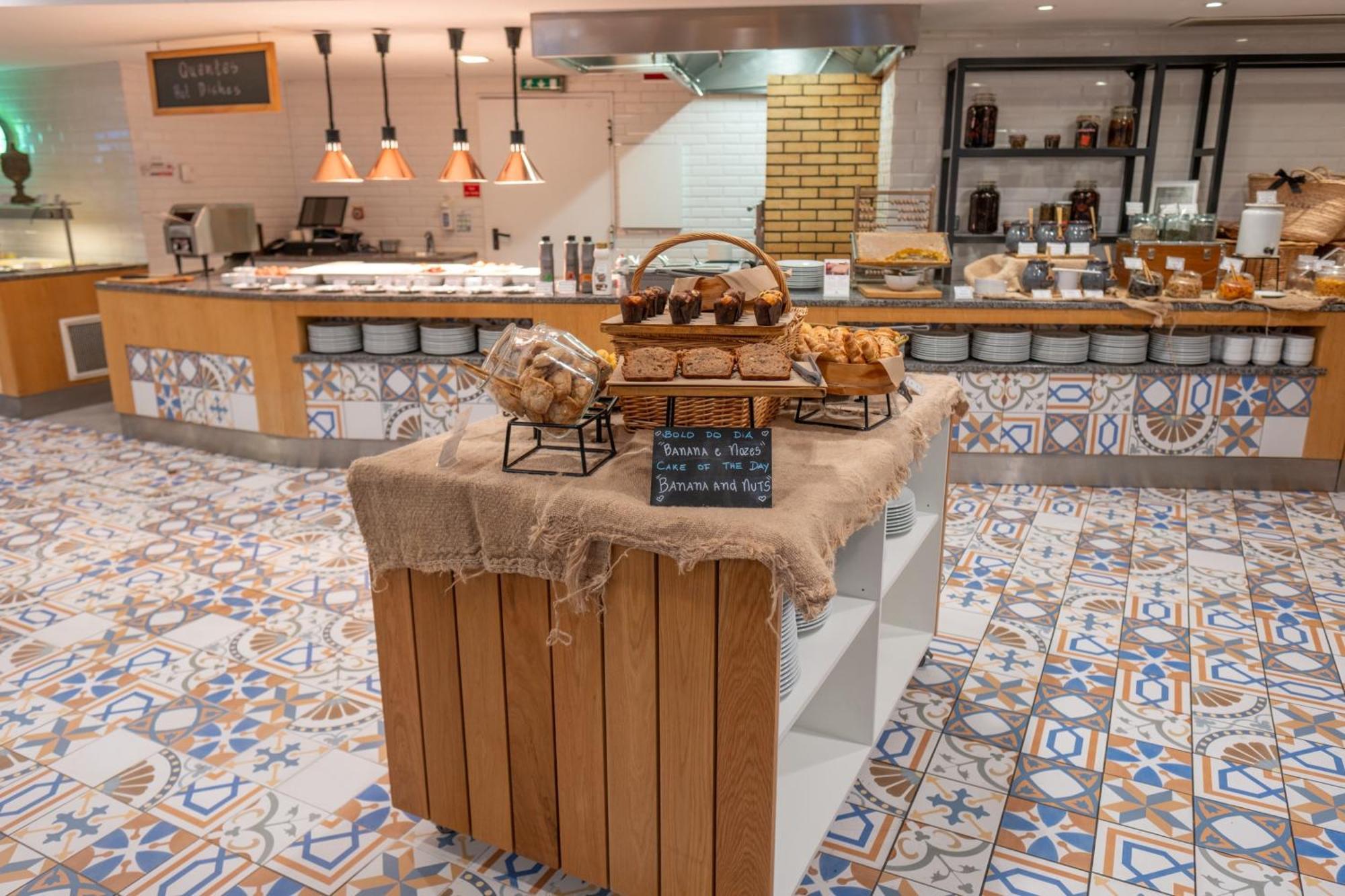 Monchique Resort & Spa Εξωτερικό φωτογραφία A buffet at a hotel